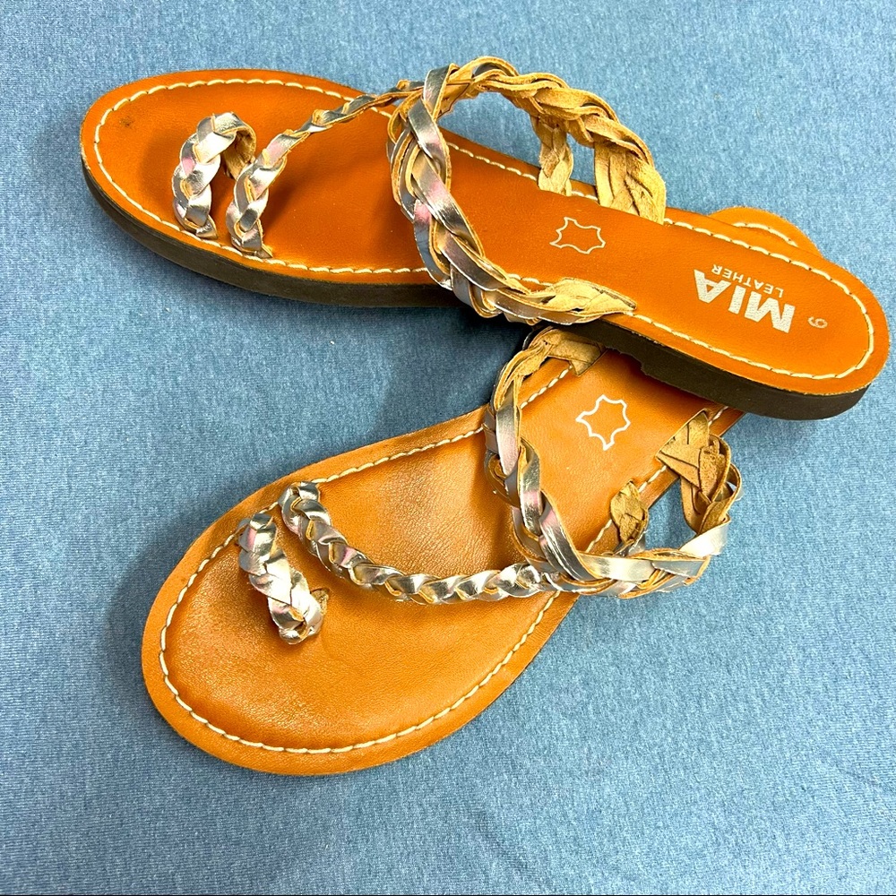 MIA Leather … flat sandal … silver braided straps.